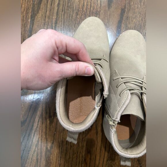 NEW KIDS' GABRIEL CHUKKA BOOT IN TAN ROOT Size 4 - Picture 7 of 9